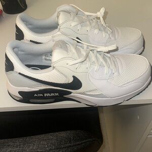 Nike Air Max BRAND NEW Men's White and Black Sneakers